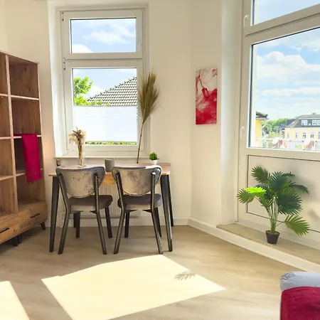 Serviceroom24 - 2 In Wlan - Smart-tv - 24-7 Check-in Und Kueche Apartmán *