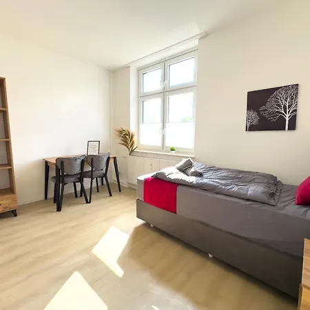 Serviceroom24 - 2 In Wlan - Smart-tv - 24-7 Check-in Und Kueche Apartmán