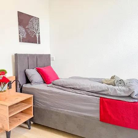 Serviceroom24 - 2 In Wlan - Smart-tv - 24-7 Check-in Und Kueche Apartmán Oberhausen (North Rhine-Westphalia)